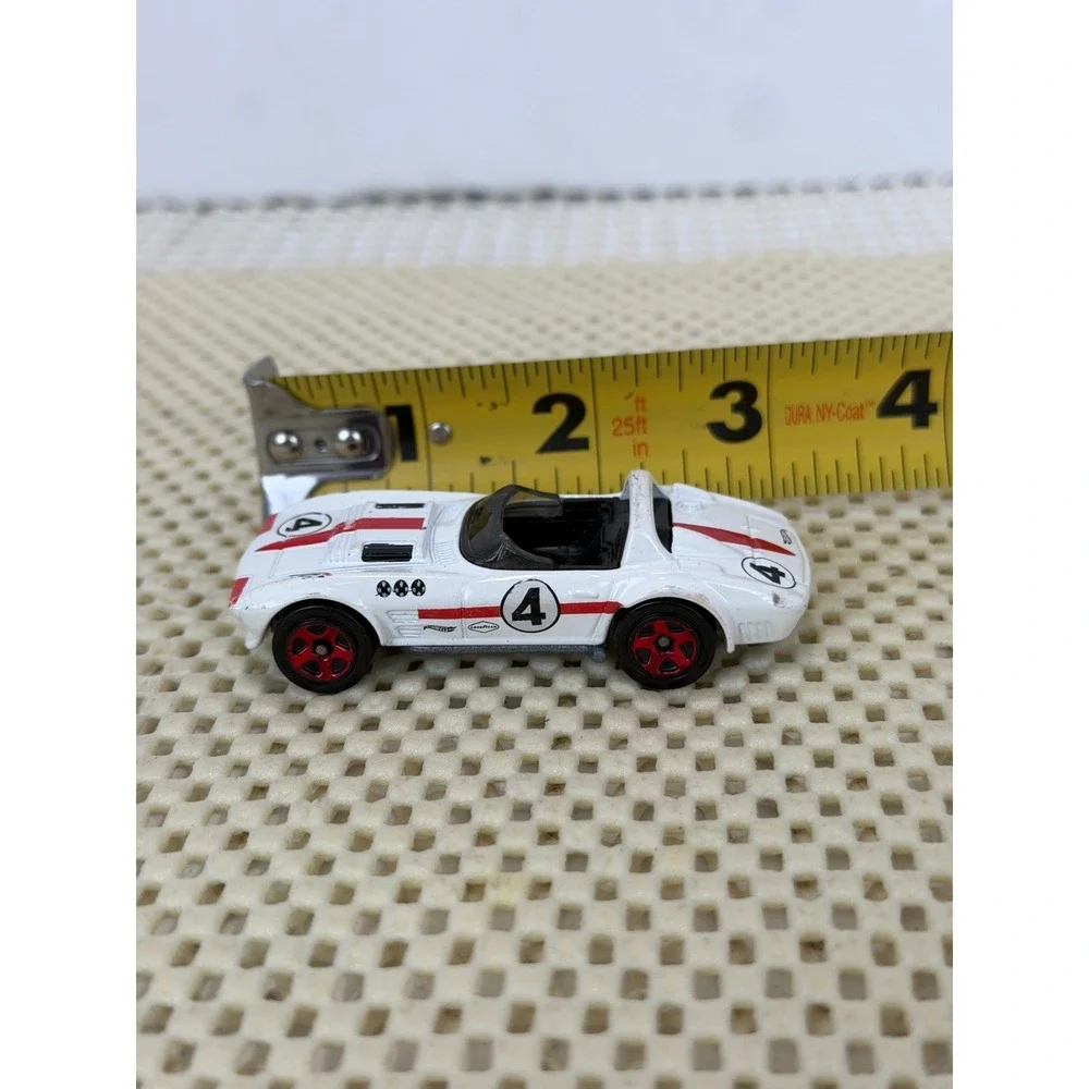 Hot Wheels 1963 Corvette Grand Sport Roadster White Red Stripe 4 Diecast Car EUC